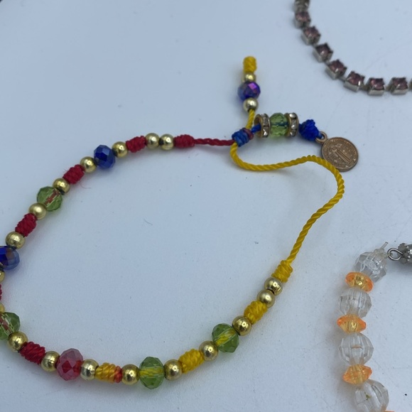 Mixed lot of 14 bangles stretch beaded charmed bracelets unmarked wearable - Picture 3 of 13